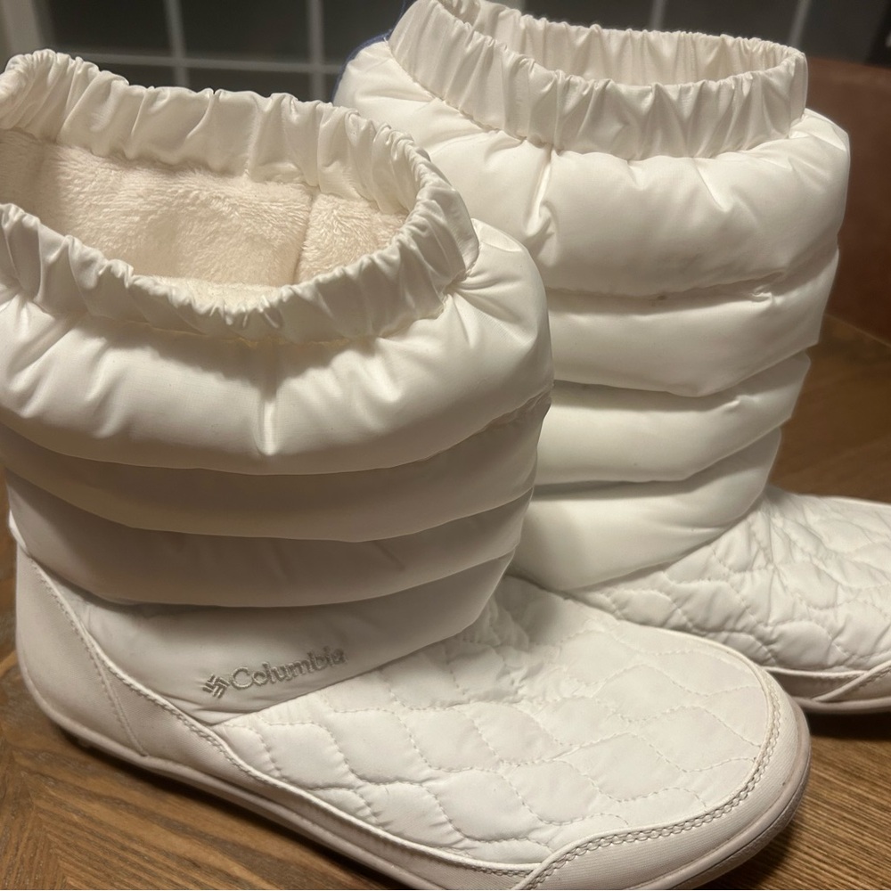 Columbia Snowy White Quilted Boots